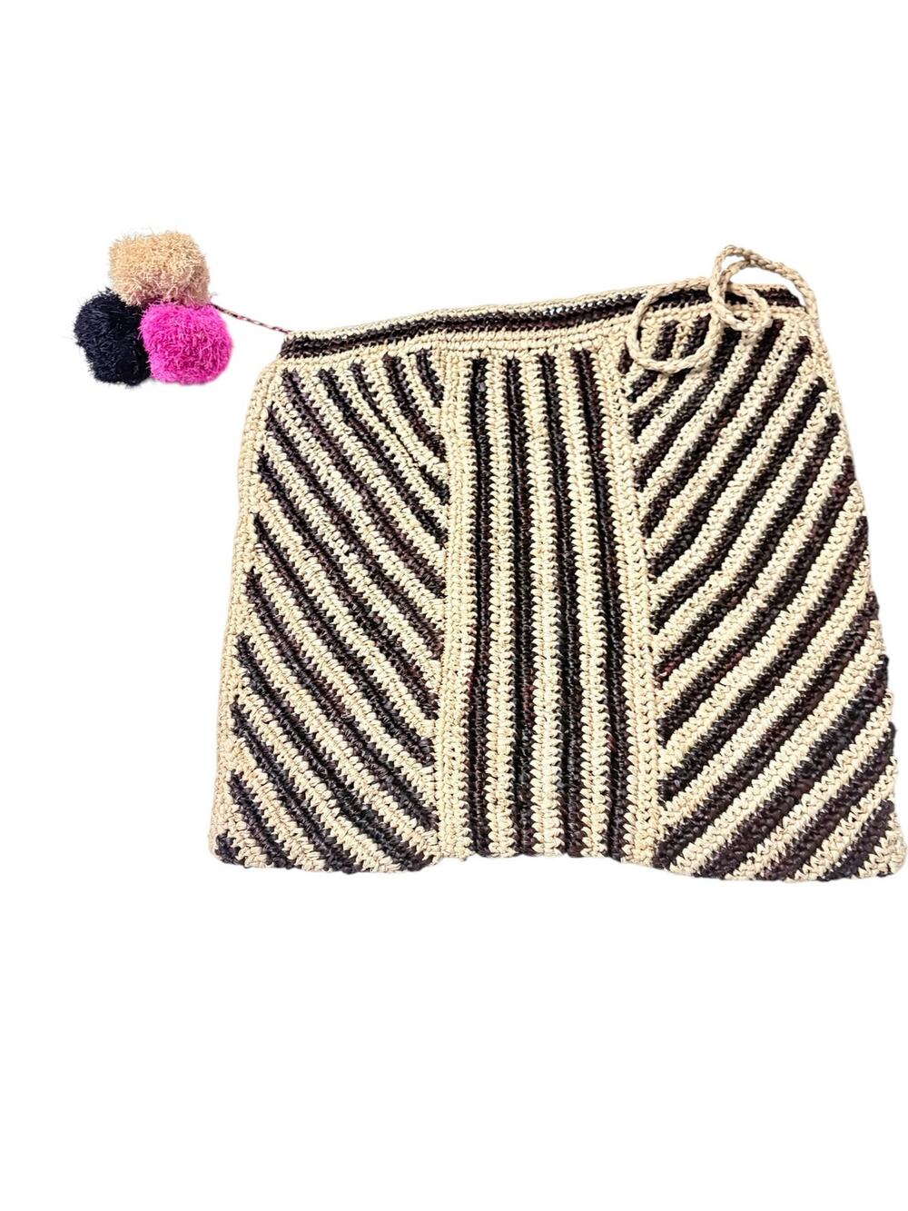 La Floraison Bags Black/Tan Boho Straw Diagonal Crocheted Summer Clutch